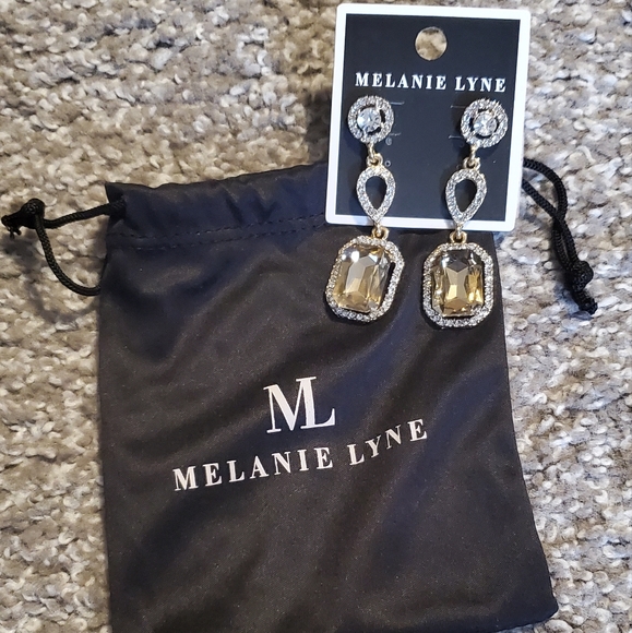 COPY - 5/$30π BNWT beautiful faux diamond, faux emerald cut Citron, gold drop e - Picture 2 of 10